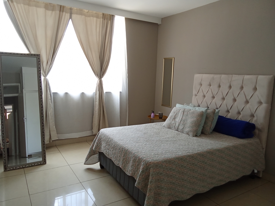 2 Bedroom Property for Sale in Florida Park Gauteng