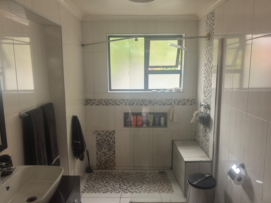 4 Bedroom Property for Sale in Discovery Gauteng