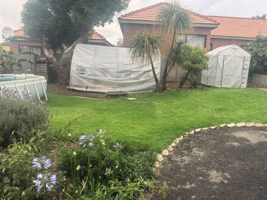 4 Bedroom Property for Sale in Discovery Gauteng