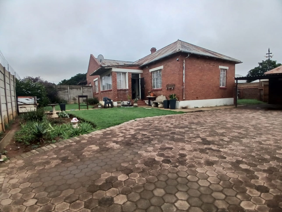 3 Bedroom Property for Sale in West Village Gauteng