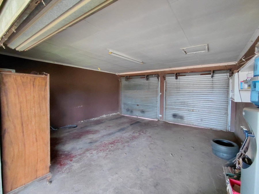 4 Bedroom Property for Sale in Greenhills Gauteng