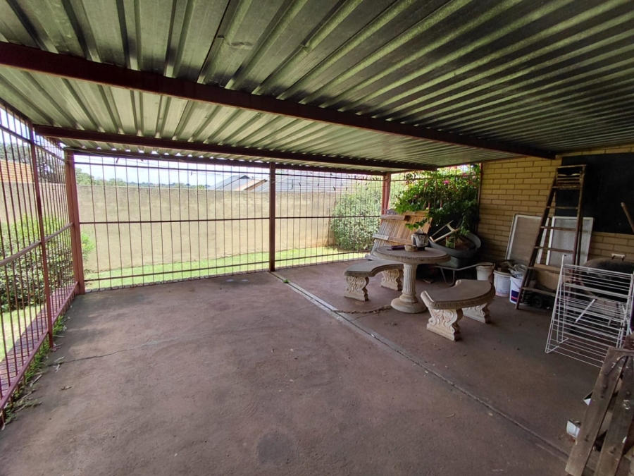 4 Bedroom Property for Sale in Greenhills Gauteng