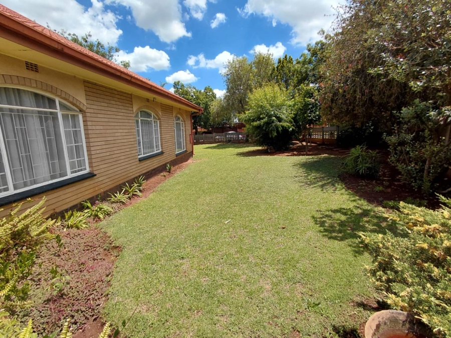 4 Bedroom Property for Sale in Greenhills Gauteng