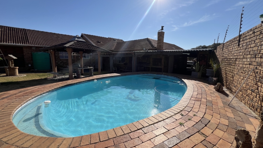 3 Bedroom Property for Sale in Helikonpark Gauteng