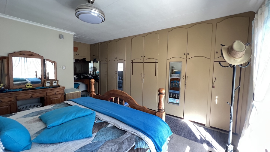 3 Bedroom Property for Sale in Helikonpark Gauteng