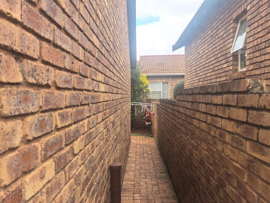 3 Bedroom Property for Sale in Weltevreden Park Gauteng
