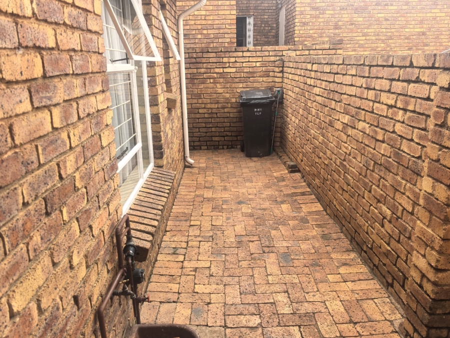 3 Bedroom Property for Sale in Weltevreden Park Gauteng
