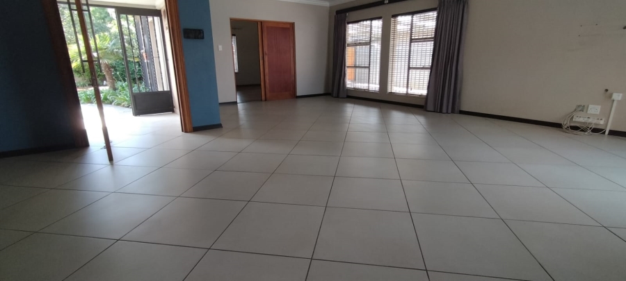 4 Bedroom Property for Sale in Helikonpark Gauteng