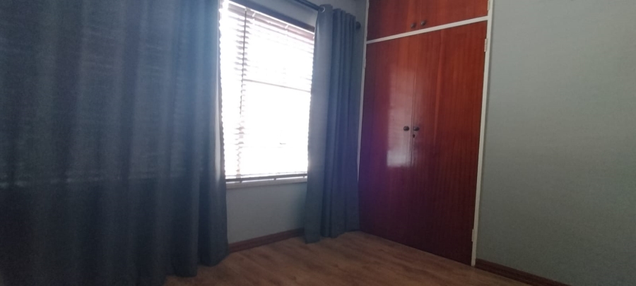 4 Bedroom Property for Sale in Helikonpark Gauteng