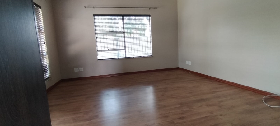 4 Bedroom Property for Sale in Helikonpark Gauteng