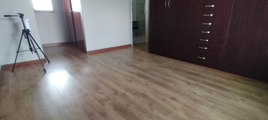 4 Bedroom Property for Sale in Helikonpark Gauteng