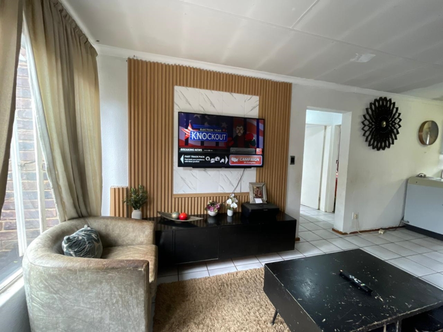 2 Bedroom Property for Sale in Allens Nek Gauteng