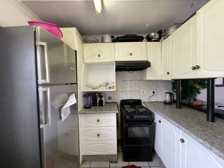 2 Bedroom Property for Sale in Allens Nek Gauteng