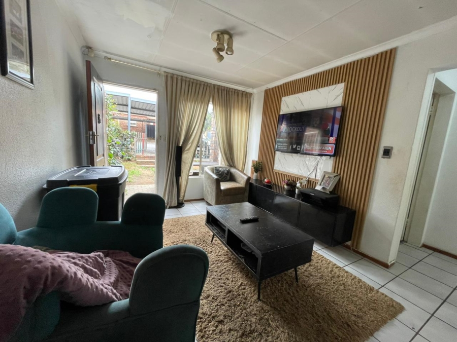 2 Bedroom Property for Sale in Allens Nek Gauteng