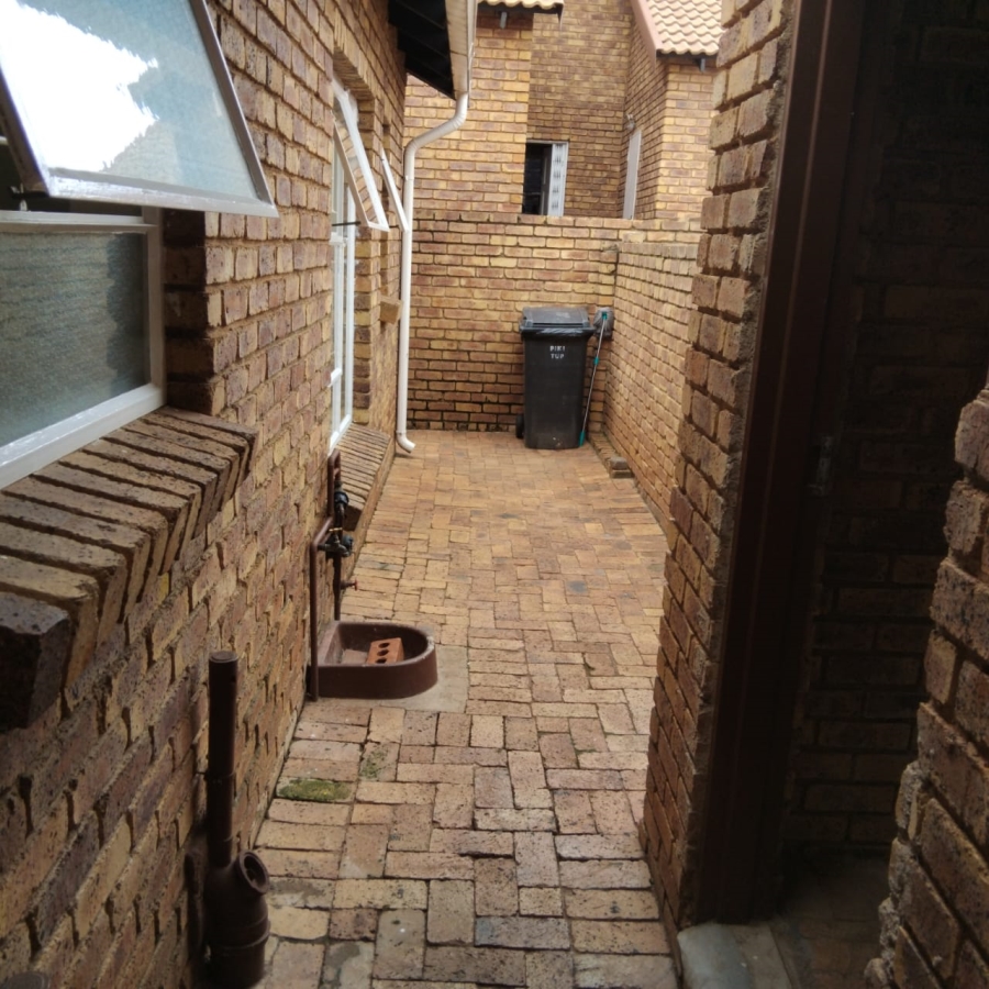 3 Bedroom Property for Sale in Weltevreden Park Gauteng