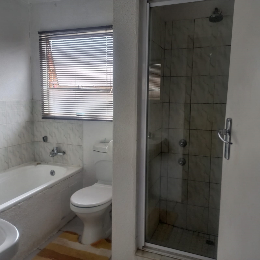 2 Bedroom Property for Sale in Allens Nek Gauteng