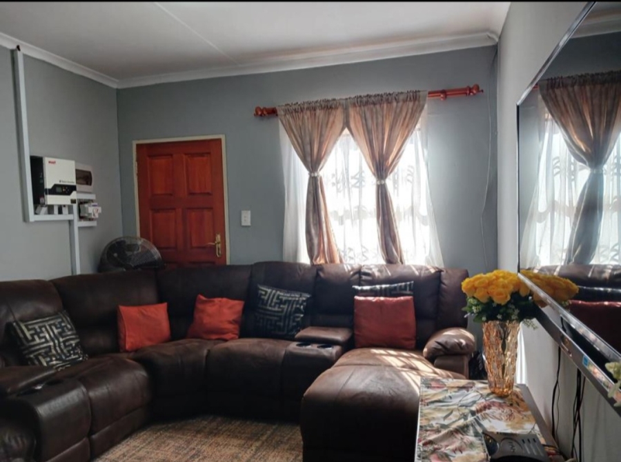 2 Bedroom Property for Sale in Bram Fischerville Gauteng