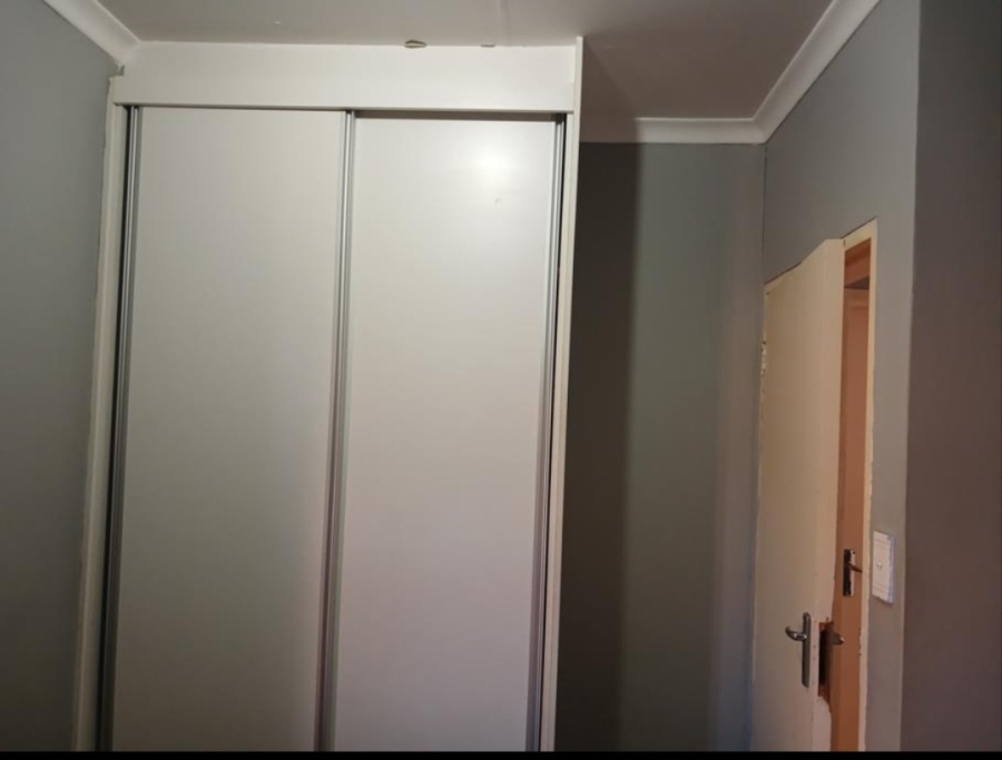 2 Bedroom Property for Sale in Bram Fischerville Gauteng