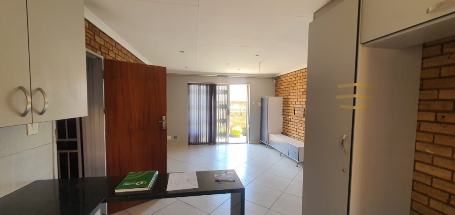 2 Bedroom Property for Sale in Noordheuwel Gauteng