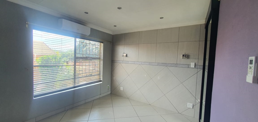 2 Bedroom Property for Sale in Noordheuwel Gauteng