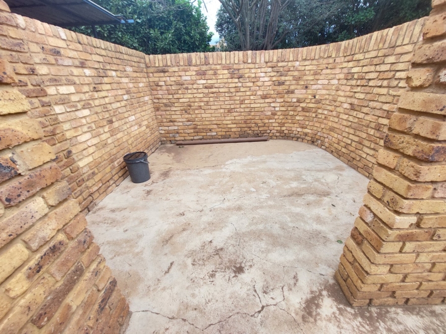 4 Bedroom Property for Sale in Helikonpark Gauteng