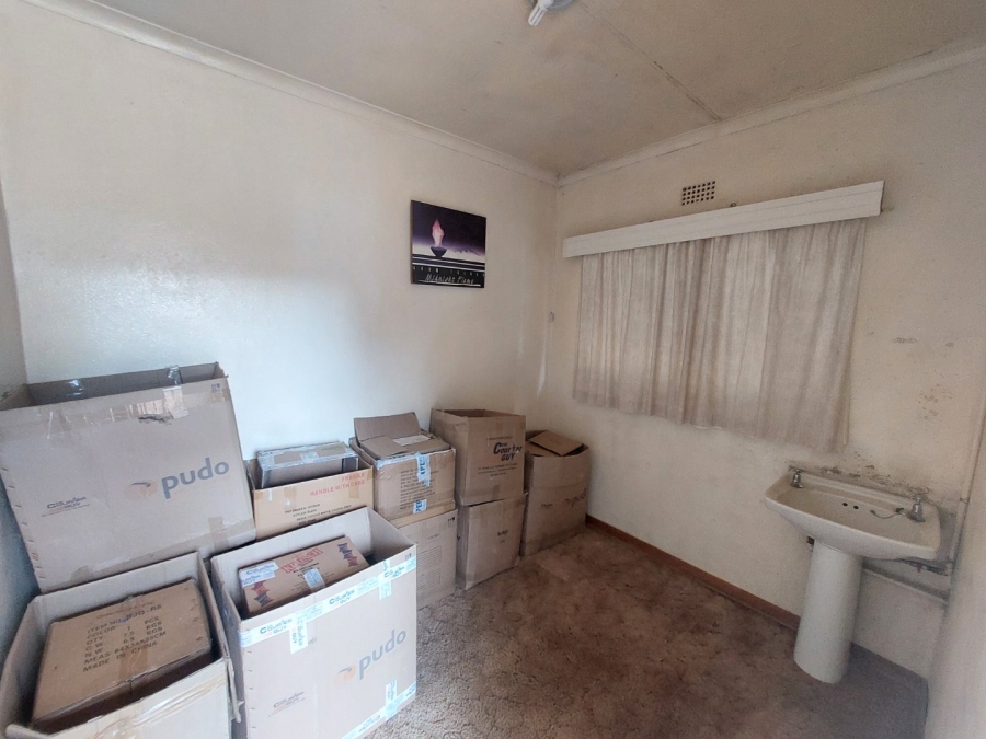 4 Bedroom Property for Sale in Helikonpark Gauteng