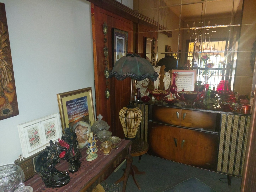 4 Bedroom Property for Sale in Helikonpark Gauteng