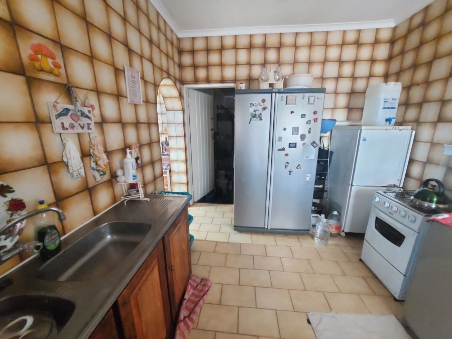 4 Bedroom Property for Sale in Helikonpark Gauteng