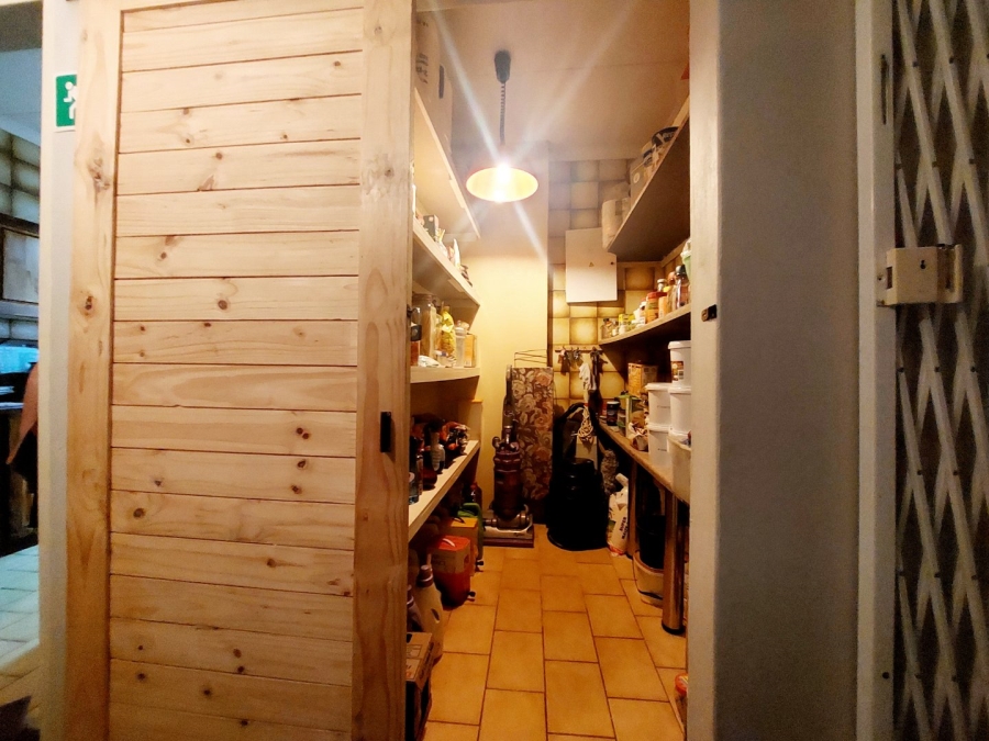 4 Bedroom Property for Sale in Helikonpark Gauteng