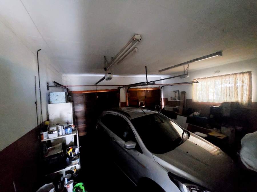 4 Bedroom Property for Sale in Helikonpark Gauteng