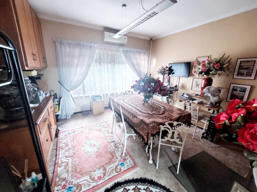 4 Bedroom Property for Sale in Helikonpark Gauteng