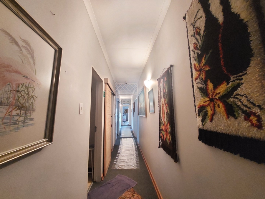 4 Bedroom Property for Sale in Helikonpark Gauteng