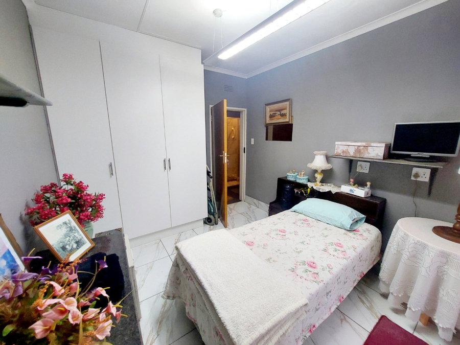 4 Bedroom Property for Sale in Helikonpark Gauteng