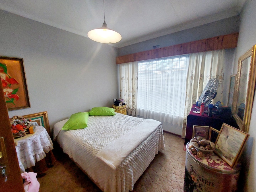 4 Bedroom Property for Sale in Helikonpark Gauteng