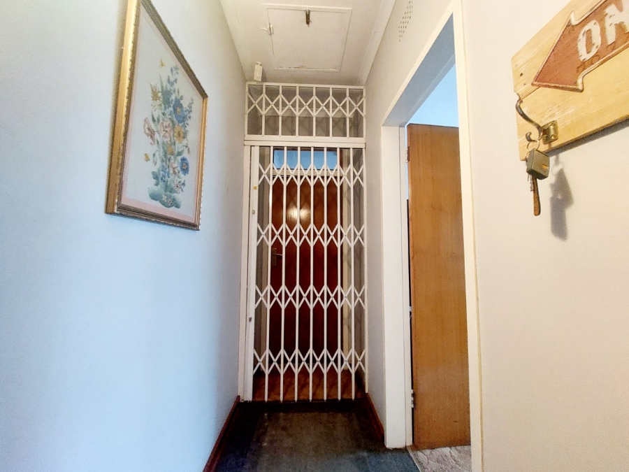 4 Bedroom Property for Sale in Helikonpark Gauteng