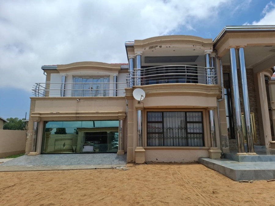 6 Bedroom Property for Sale in Hillshaven Gauteng