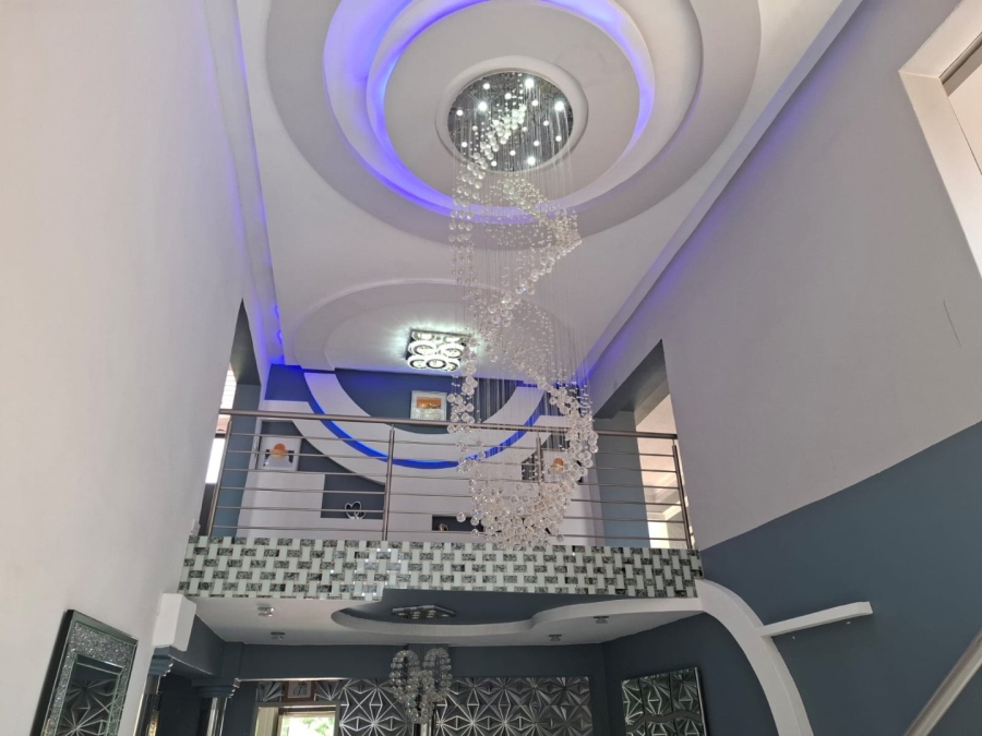 6 Bedroom Property for Sale in Hillshaven Gauteng