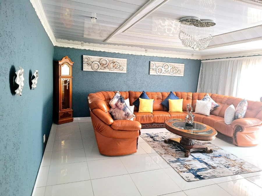 6 Bedroom Property for Sale in Hillshaven Gauteng