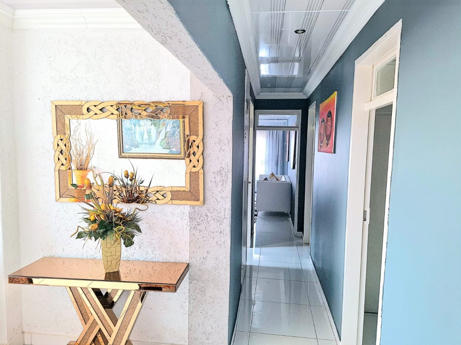 6 Bedroom Property for Sale in Hillshaven Gauteng