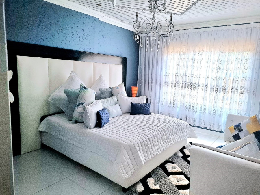 6 Bedroom Property for Sale in Hillshaven Gauteng