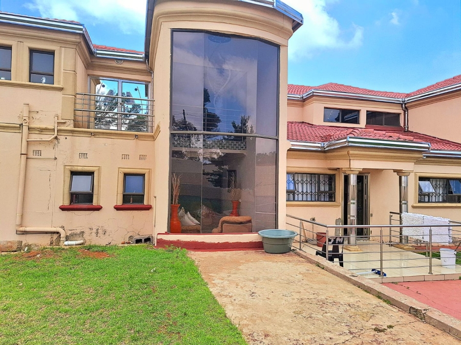 6 Bedroom Property for Sale in Hillshaven Gauteng