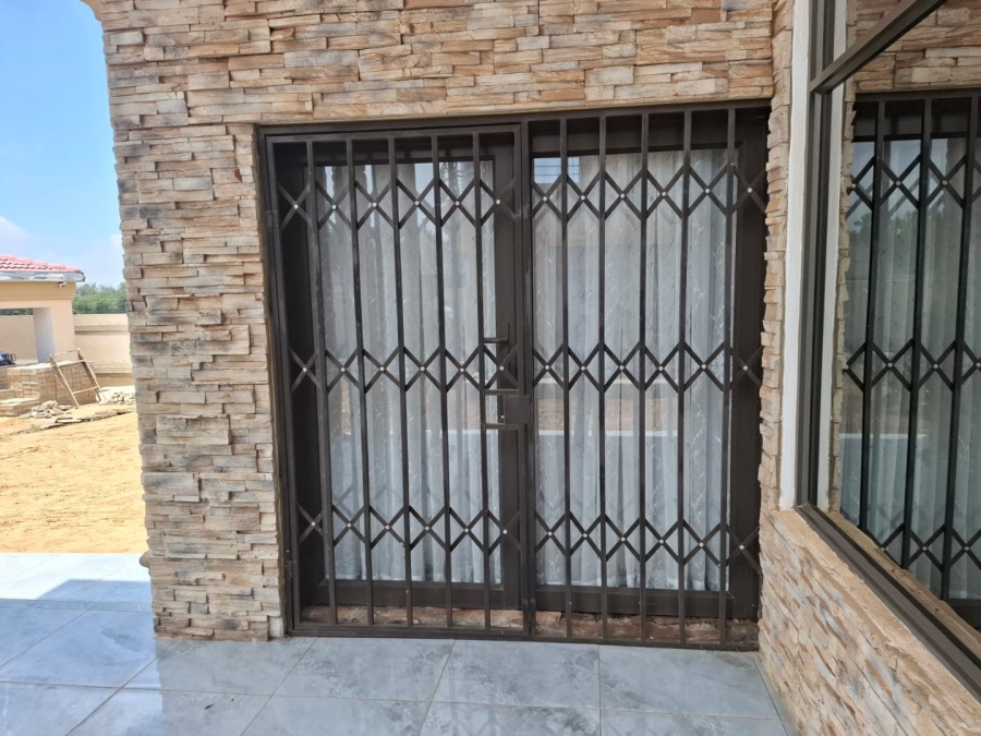 6 Bedroom Property for Sale in Hillshaven Gauteng