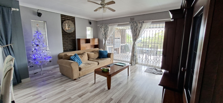 3 Bedroom Property for Sale in Breaunanda Gauteng