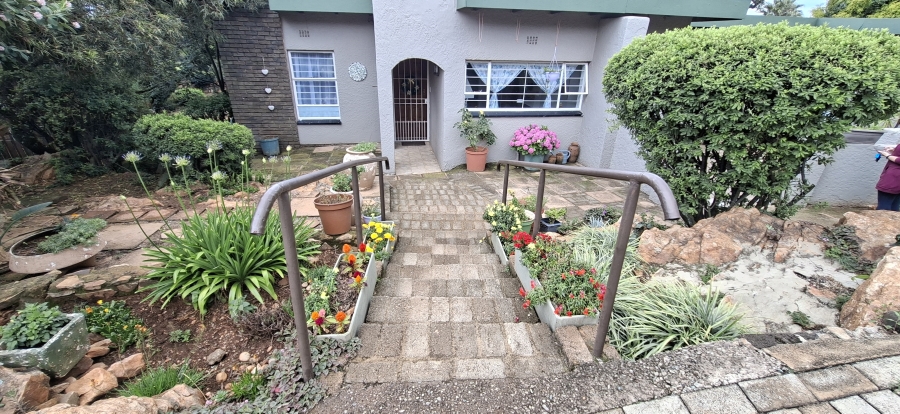 3 Bedroom Property for Sale in Breaunanda Gauteng