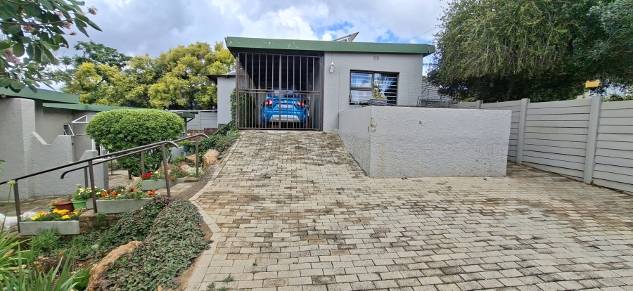 3 Bedroom Property for Sale in Breaunanda Gauteng