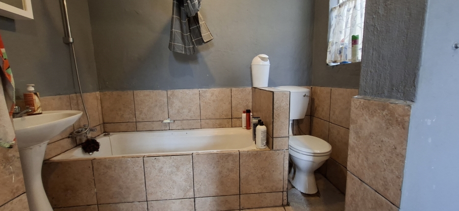 3 Bedroom Property for Sale in Breaunanda Gauteng