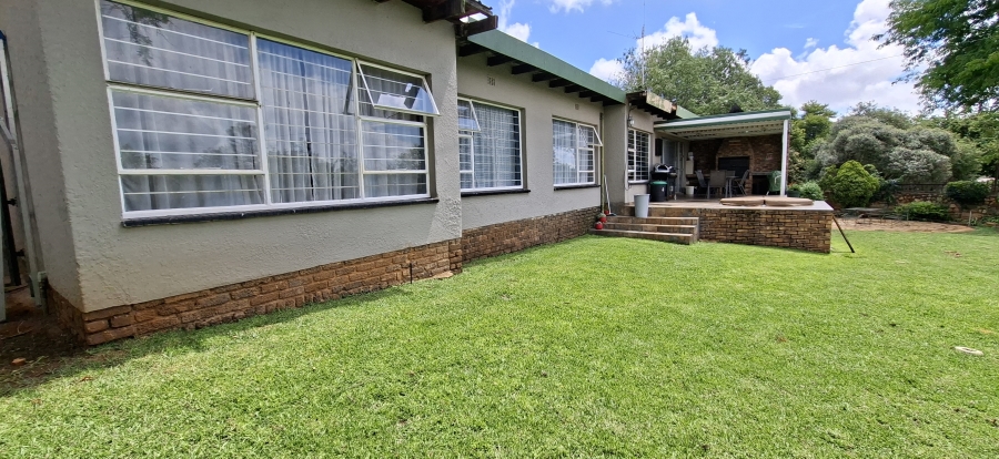 3 Bedroom Property for Sale in Breaunanda Gauteng