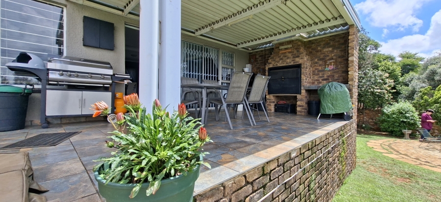 3 Bedroom Property for Sale in Breaunanda Gauteng