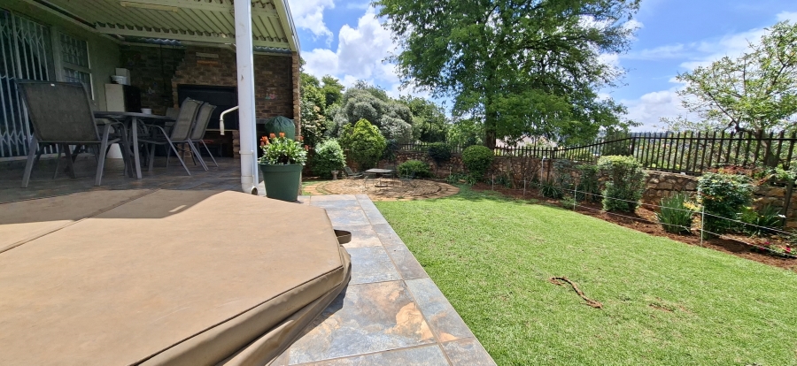 3 Bedroom Property for Sale in Breaunanda Gauteng