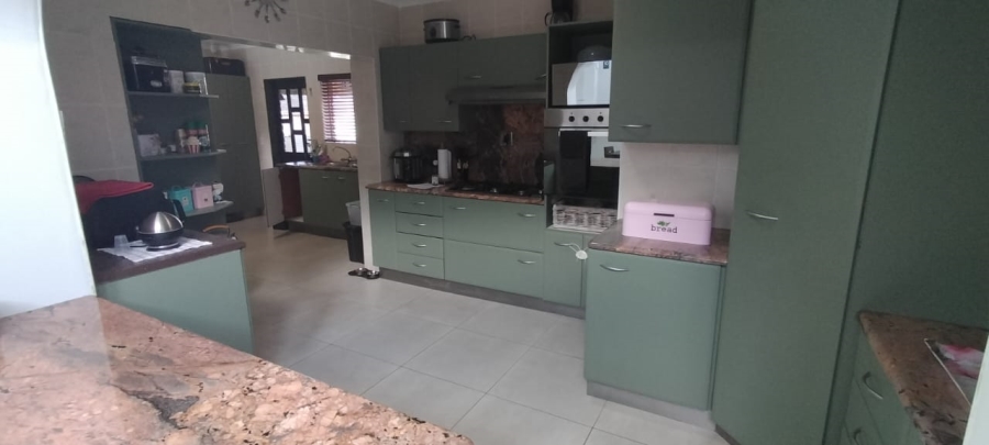 5 Bedroom Property for Sale in Greenhills Gauteng